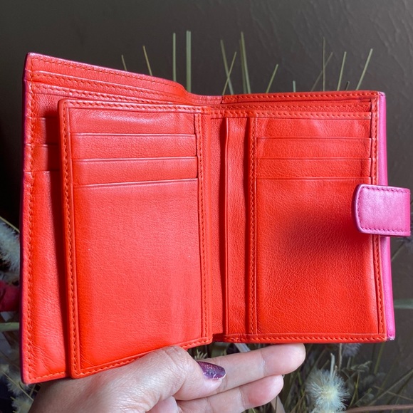 🌸🚫SOLD🚫 Authentic Vintage Christian Dior Leather Bifold Wallet - Picture 9 of 11